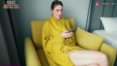 Пасынок трахает мачеху с большой жопой пока батя ишачит на работе