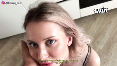 Напоила соседа виагрой и отсосала член перед еблей