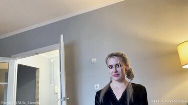 Мачеха сосет хуй и трахается с шантажистом пасынком