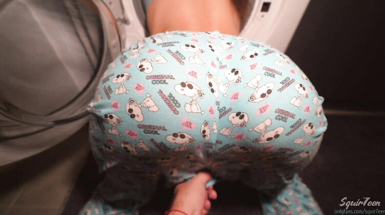 Захотела струйный оргазм и застряла в стиралке