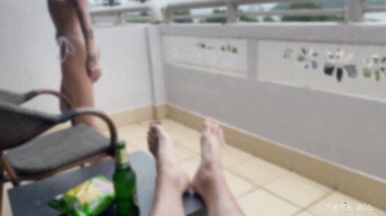 Дал на клык и выебал на отдыхе сводную сестру инстаграмщицу