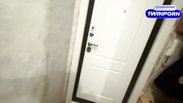 Первый раз? Проститутка бонусом дала в анал