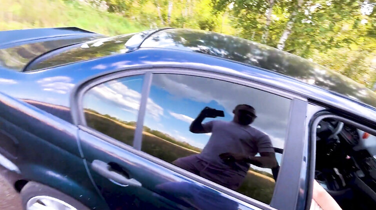 Подвез жену друга за минет и перепихон в машине