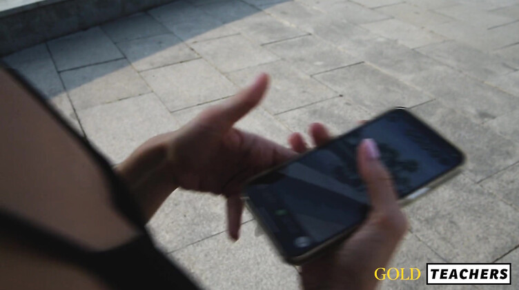 Бородатый девственник получил подарок судьбы - секс с красивой девушкой