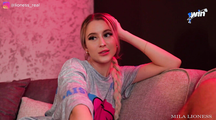 Шлюховатая сводная сестра повеселилась на члене старшего брата