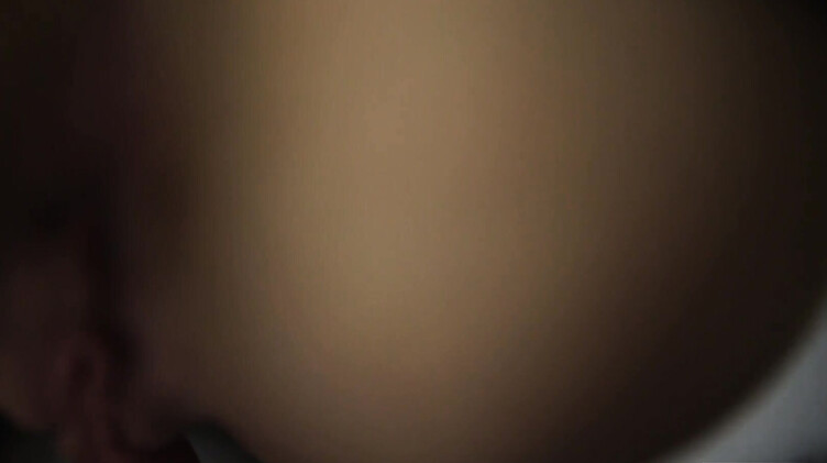 В спальне: Русская ведьма оказалась на члене парня вместо вечеринки на Хэллоуин