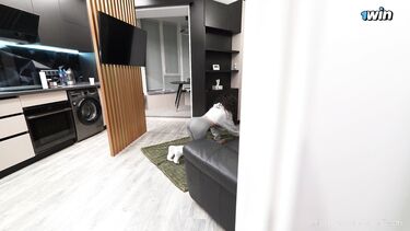 Активно крутит бедрами на члене пасынка