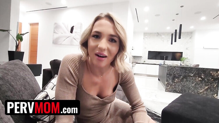 Мачеха взяла в рот член пасынка перед аналом