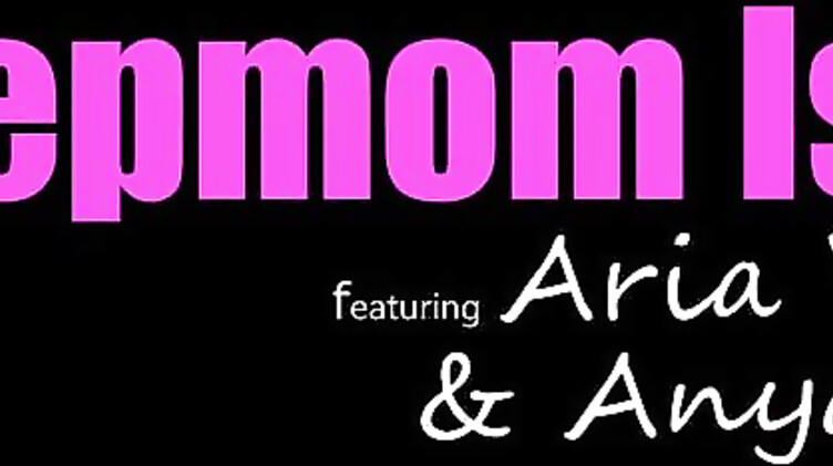 Стеснительная брюнетка вовлечена в инцест с бойфрендом и его мачехой