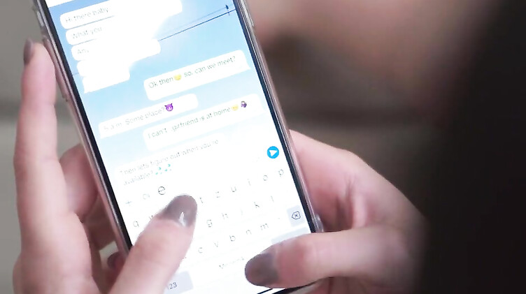 Лесбиянка виртуозно лижет пизду подруге, чтобы та не ходила налево