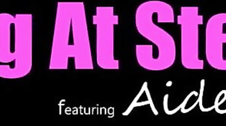 Айден Эшли соблазнила и трахнула пасынка с повязкой на глазах