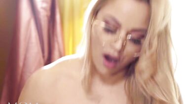 Отшлепал ремнем и трахнул раком жену за плохое поведение