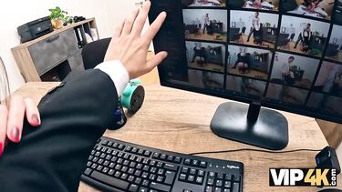 Жена ебется в офисе с главным бухгалтером за повышение зарплаты