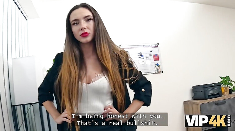 Жена ебется в офисе с главным бухгалтером за повышение зарплаты