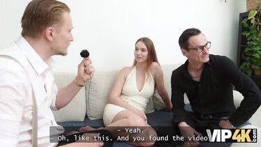 Жена демонстративно ебется с любовником в киску и анал в отместку за измену