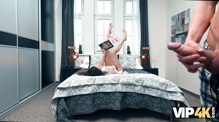 Девушка не дала парню и он выебал ее мамашу