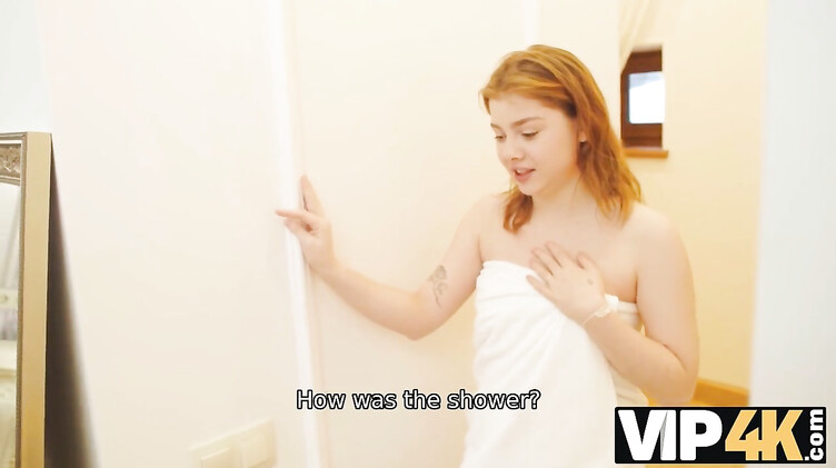 Лесбиянки соблазнили на тройничок стеснительную подружку