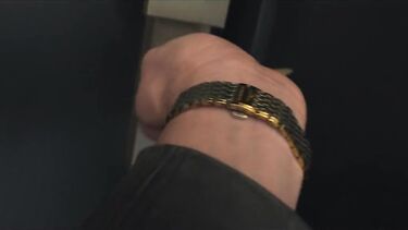 Лили Мэйс изменила мужу нищеброду с прохожим незнакомцем