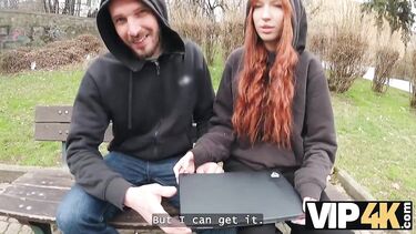 Лили Мэйс изменила мужу нищеброду с прохожим незнакомцем