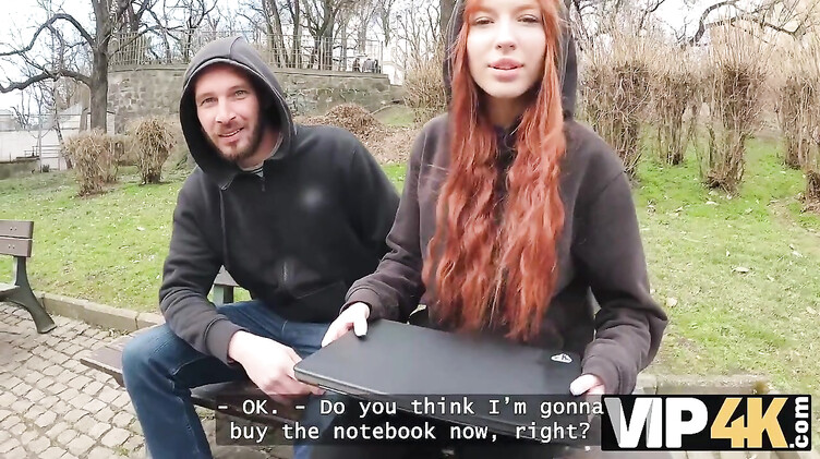 Лили Мэйс изменила мужу нищеброду с прохожим незнакомцем