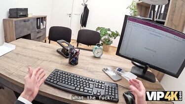 Блондинка отрабатывает аналом кредит на бизнес в банке