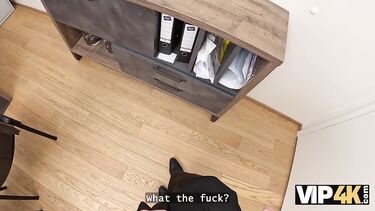 Блондинка отрабатывает аналом кредит на бизнес в банке