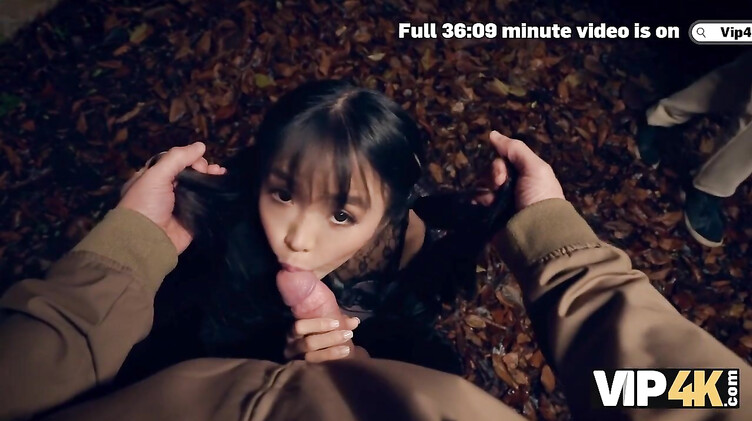 Мужик за деньги отодрал японскую туристку при куколде муже