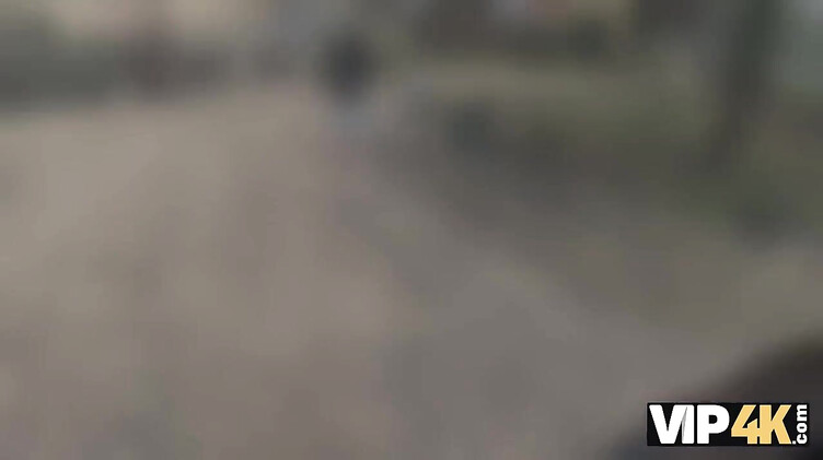 За деньги жестко трахнул и отшлепал замужнюю брюнетку