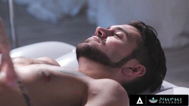 Студент выебал мачеху массажистку после нуру массажа