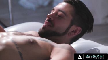 Студент выебал мачеху массажистку после нуру массажа