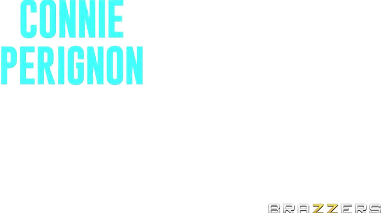 Лесби перепиход в фаст фуде: официантка и 2 клиентки лижут киски и попки