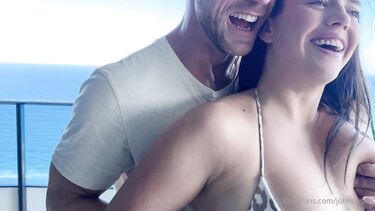 Джонни Синс прожаривает толстожопую Сами Хейз в номере отеля в Майами