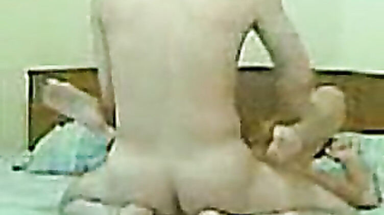 Бахром Якубов трахает 18-летнюю известную узбекскую актрису Диану Ягофарову из фильма "Суперневестка"