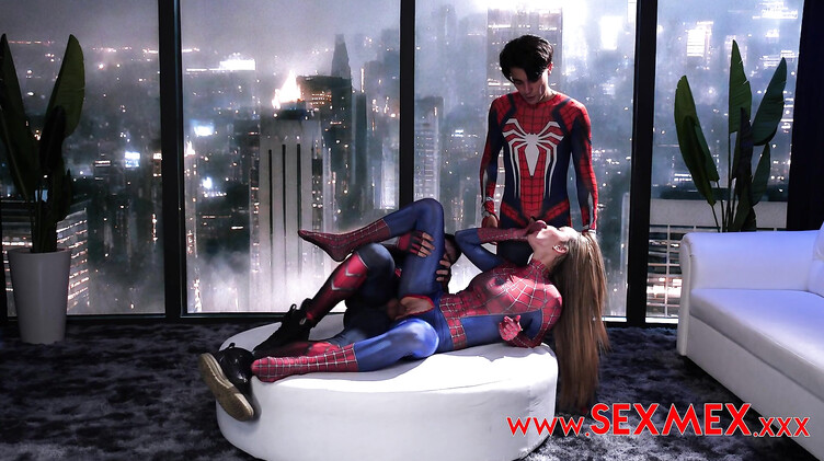 МЖМ: Человек-Паук и Капитан Америка ебут подружку паучка