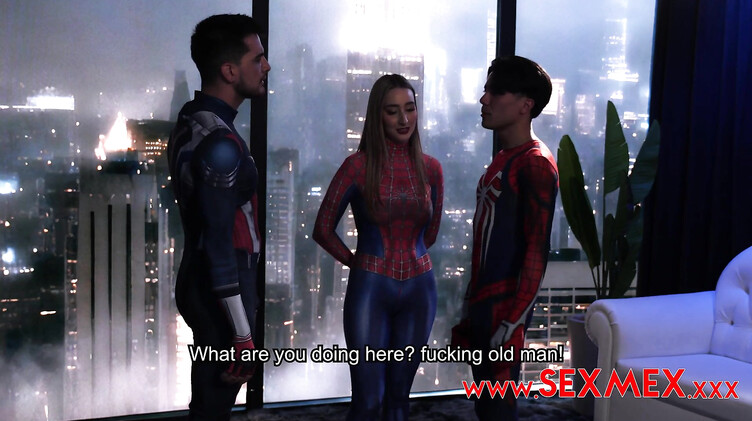 Человек-Паук и Капитан Америка ебут подружку паучка