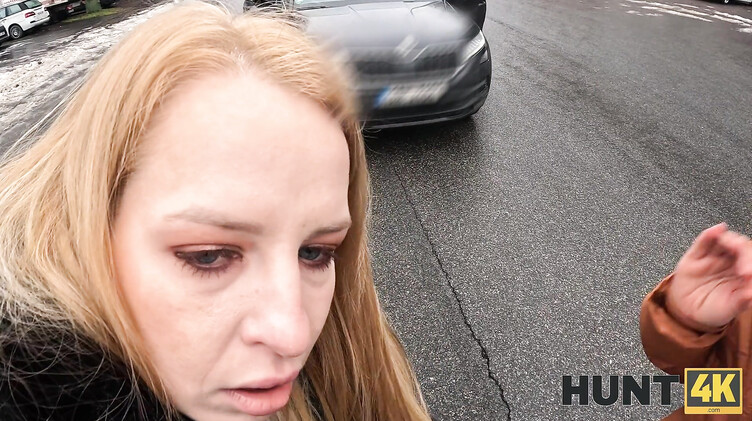 Муж сбил парня на машине, теперь он будет трахать его жену!