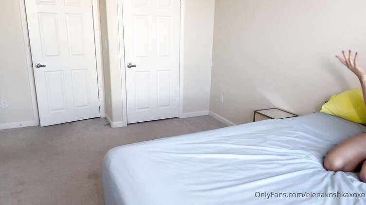 Лена Кошка лайтово трахается с Бредом Ньюманом для фанов на Онлике