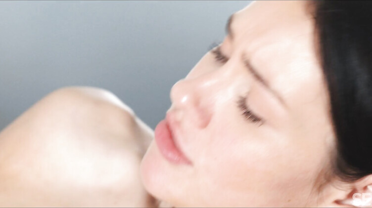 Нежный секс с оральными ласками после красивой прелюдии