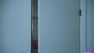 Мачеха пиздой снимает стресс пасынку со спермотоксикозом