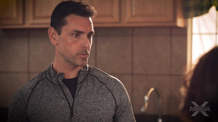 У парня не встал и латинка насадилась на хуй отчима