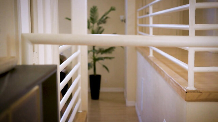 Мачеха Джиджи Диор ебется с онанистом пасынком посреди ночи