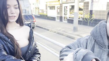 Словил уличных воровок и заплатил за групповуху втроем