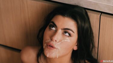 Любовник брутально трахает замужнюю в глотку и анал