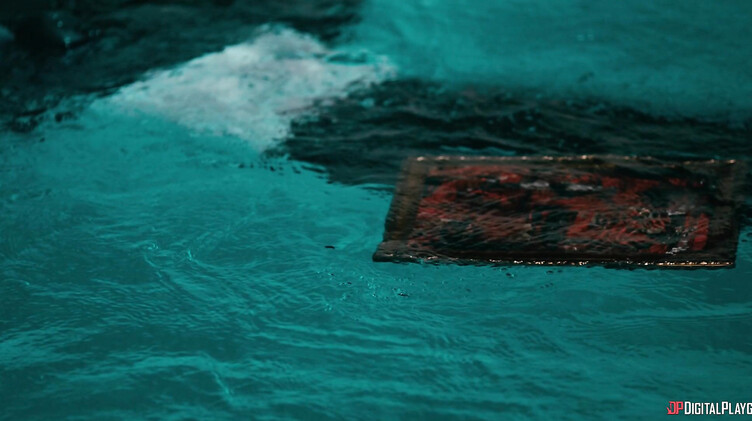 Любовник брутально трахает замужнюю в глотку и анал