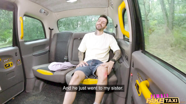 Рыжая таксистка ебется с пассажиром в отместку неверному бойфренду