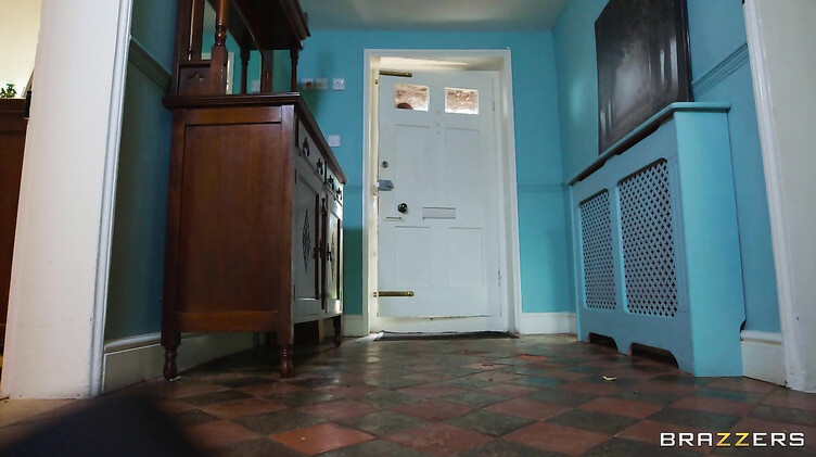 BrazzersExxtra: Дэнни Ди прожаривает рыженькую Пич Лоллипоп в горло и киску