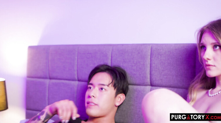 Рыжая жена соревнуется в ебле с мужем, застукав его с любовницей