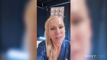 Муж привез 50-летнюю сексвайф на разъеб нигерскими членами