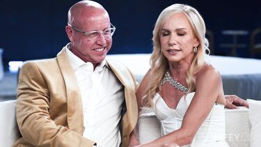 Муж привез 50-летнюю сексвайф на разъеб нигерскими членами