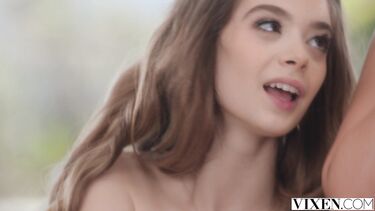 ЖМЖ-тройничок с двумя блоггершами на роскошной вилле